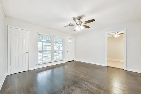 5855 Beldart Street Houston TX 77033
