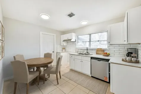 5855 Beldart Street Houston TX 77033
