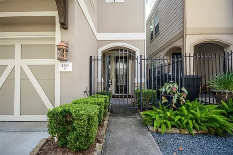 4243 Dickson Street Houston TX 77007
