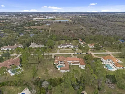 2102 Countryshire Lane Richmond TX 77406