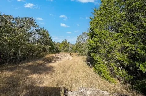 1883 County Road 273 Weimar TX 78962