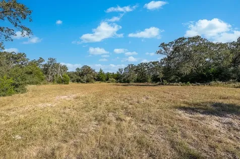 1883 County Road 273 Weimar TX 78962