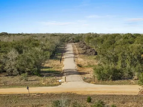 1883 County Road 273 Weimar TX 78962