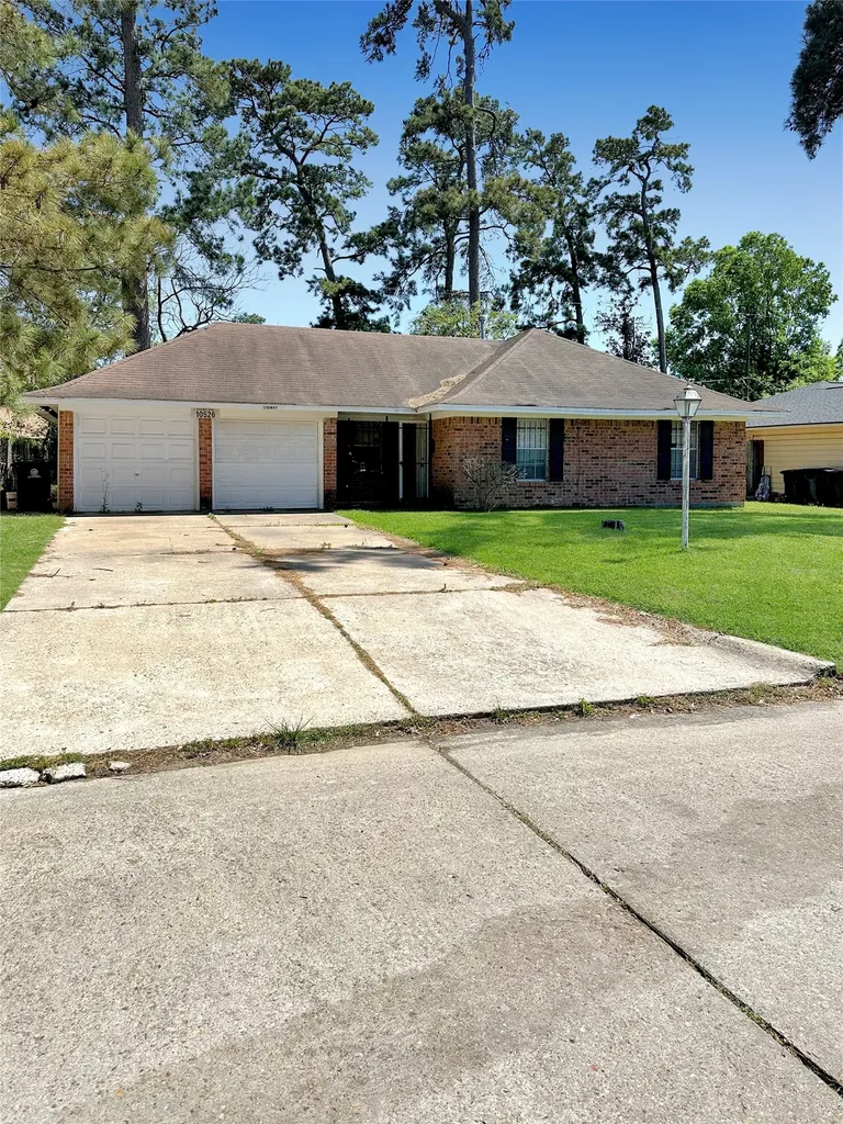 10526 Envoy Street Houston TX 77016