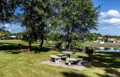 1 Wild Forest Court Huntsville TX 77340
