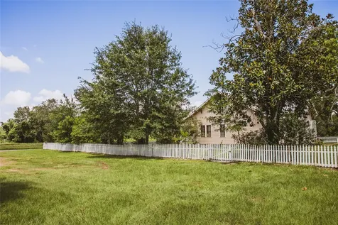 10753 Track Rd E Cat Spring TX 78933