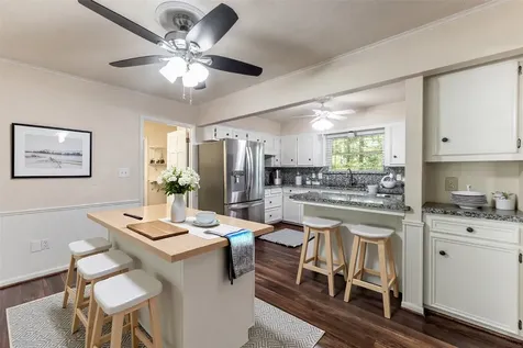 1006 Amesbury Court Huntsville TX 77340