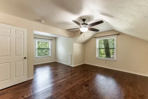 1006 Amesbury Court Huntsville TX 77340