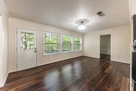 1006 Amesbury Court Huntsville TX 77340