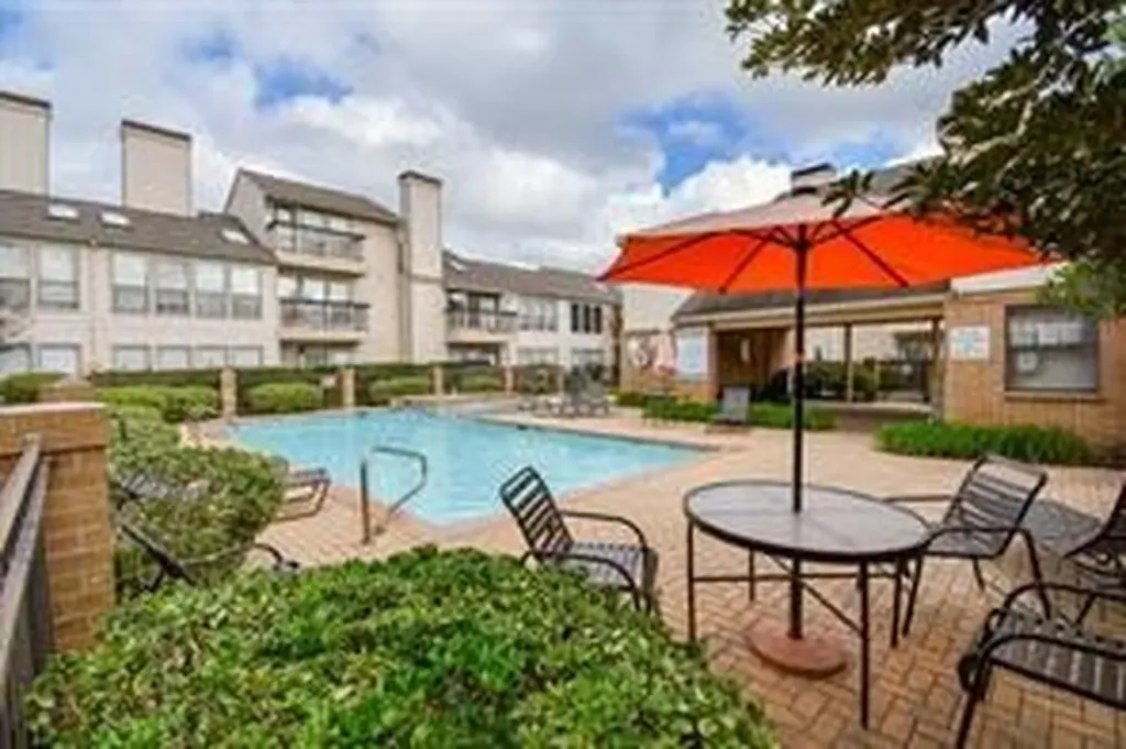 2277 S Kirkwood Road 902 Houston TX 77077