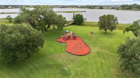 1127 Saddle Horn Bend Angleton TX 77515