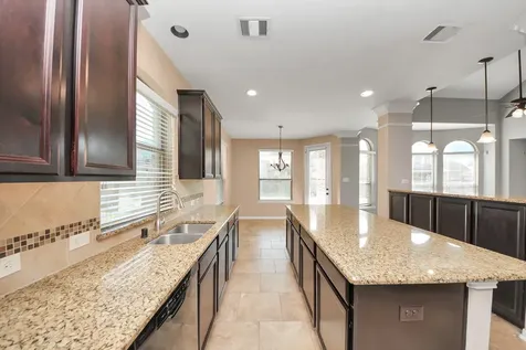 9427 Sapphire Bay Lane Rosharon TX 77583