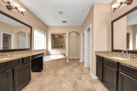 9427 Sapphire Bay Lane Rosharon TX 77583