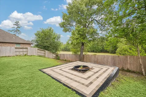 1972 Elkington Circle Conroe TX 77304