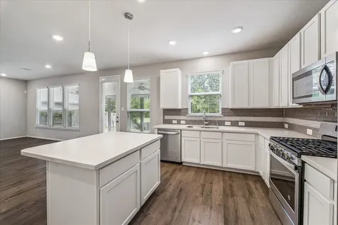 1972 Elkington Circle Conroe TX 77304