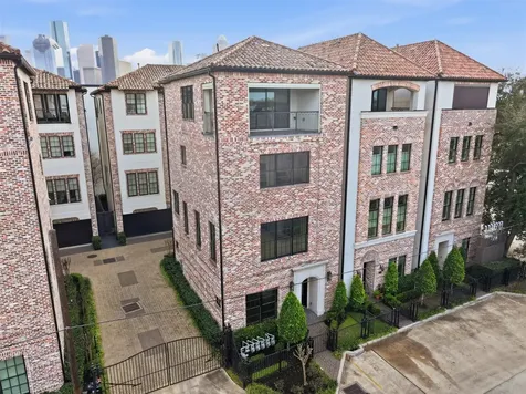 19 Robita Street Houston TX 77019