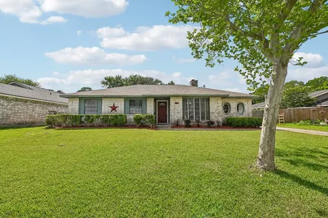 4418 Saffron Lane Friendswood TX 77546