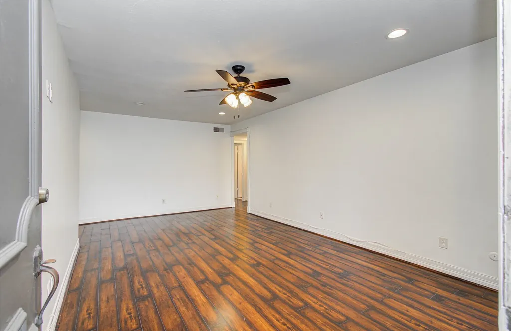 12633 Memorial Drive 152 Houston TX 77024
