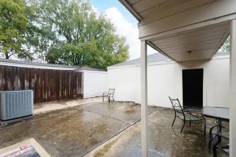1911 Trixie Lane Houston TX 77042