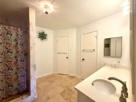 13222 Pebblewalk Circle N Houston TX 77041