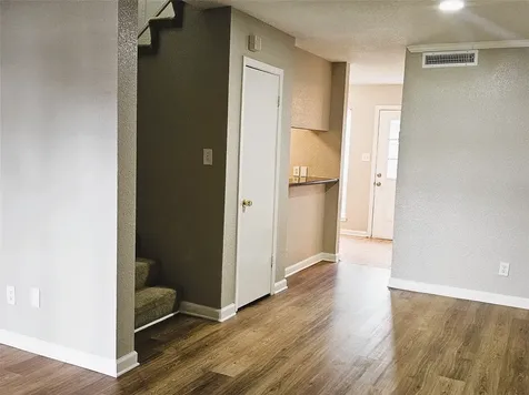 6111 Beverly Hill Street 23 Houston TX 77057