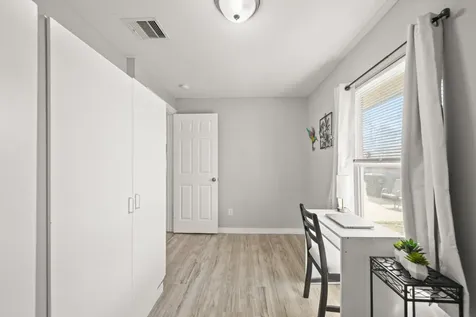 5605 Colfax Street Houston TX 77020