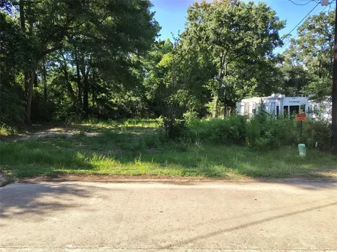 305 Angel Street Cleveland TX 77327
