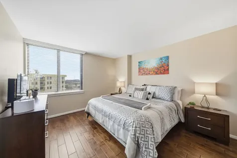 3525 Sage Road 909 Houston TX 77056