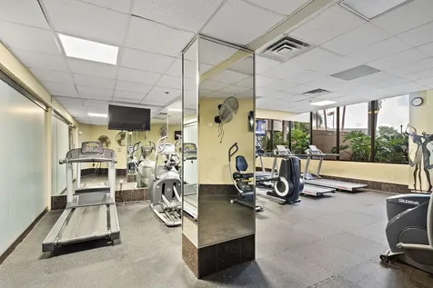 3525 Sage Road 909 Houston TX 77056
