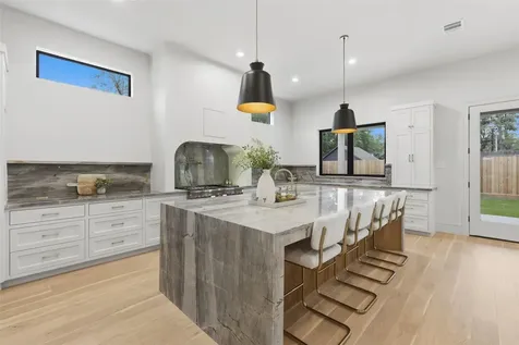 316 W 30th Street Houston TX 77018