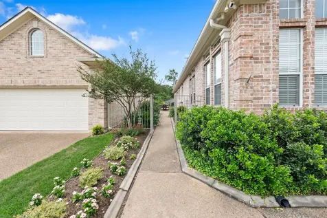 919 Grand Oaks Circle College Station TX 77840