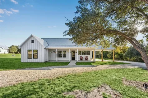 124 Rebekah's Crossing Round Top TX 78954