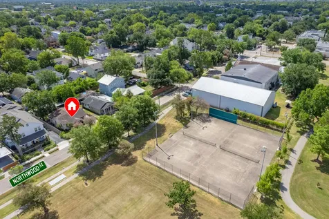 908 Northwood Street Houston TX 77009