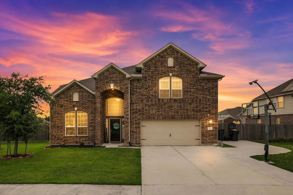 9511 White Landing Drive Mont Belvieu TX 77523