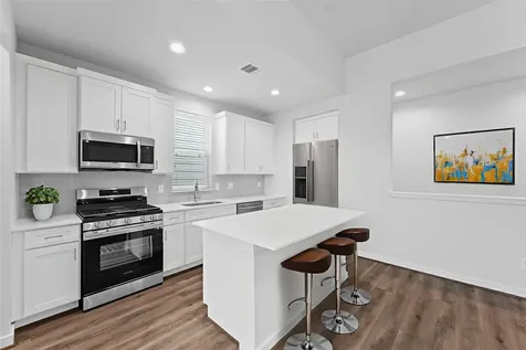 2110 Dewalt Street G Houston TX 77088
