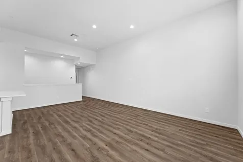 2110 Dewalt Street G Houston TX 77088