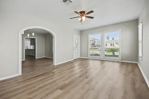 4805 Alamo Drive Galveston TX 77551