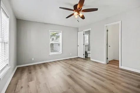 4805 Alamo Drive Galveston TX 77551