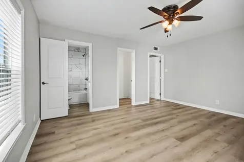 4805 Alamo Drive Galveston TX 77551