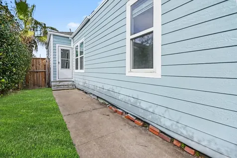 4805 Alamo Drive Galveston TX 77551