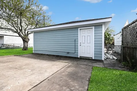 4805 Alamo Drive Galveston TX 77551