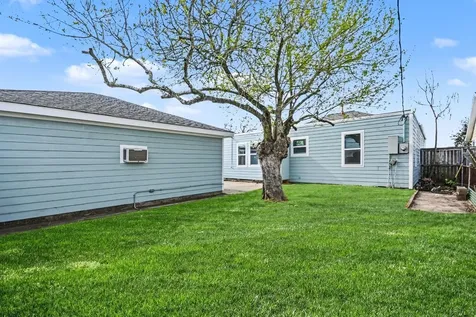 4805 Alamo Drive Galveston TX 77551