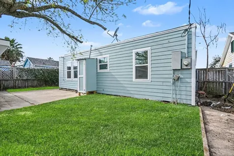 4805 Alamo Drive Galveston TX 77551