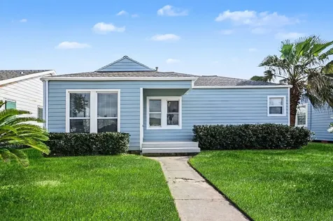 4805 Alamo Drive Galveston TX 77551