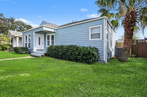 4805 Alamo Drive Galveston TX 77551