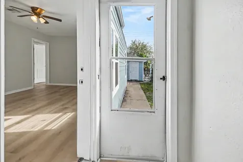 4805 Alamo Drive Galveston TX 77551