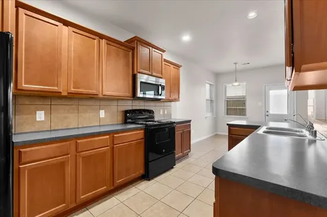 15227 Victoria Baytown TX 77523