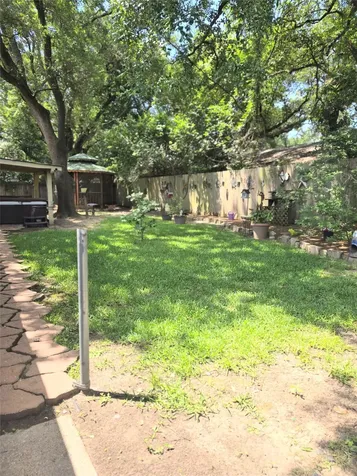 1809 North Roberson Street Conroe TX 77301