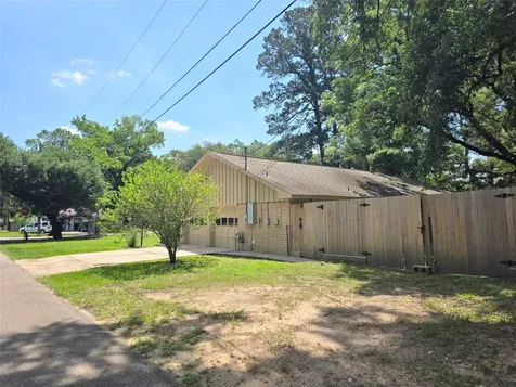 1809 North Roberson Street Conroe TX 77301