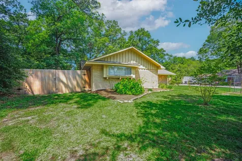 1809 North Roberson Street Conroe TX 77301